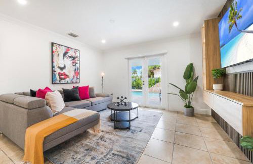 Le Femme Paradise - Htd Pool, Mini Golf, 5 Bedrooms, Jacuzzi, Game Room, BBQ,Pickleball - Photo 10