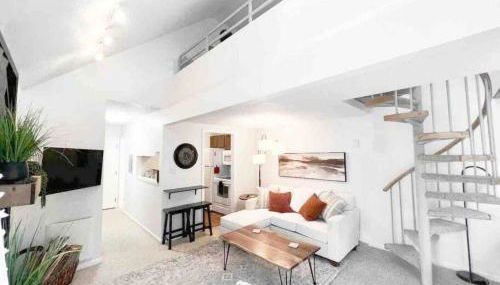 Top (third) floor loft condo. Full resort access. - Foto 4