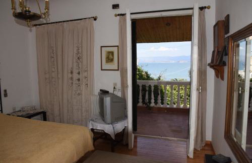 Kiveri Traditional Villa - Photo 17