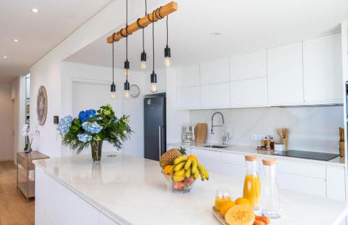 Auréa House - 4BR Azores Villa with Ocean View, BBQ & AC - Photo 12