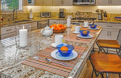 Downtown Villa by Paradise Retreats - Photo 7