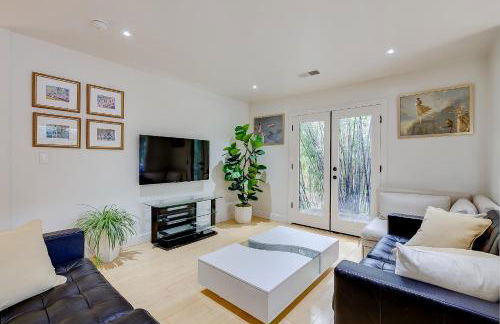 Santana Row Garden Retreat Private Executive Residence with Koi Pond and Waterfall Walk to Santana Row Valley Fair Dining and Shopping Private Entrance - Photo 20