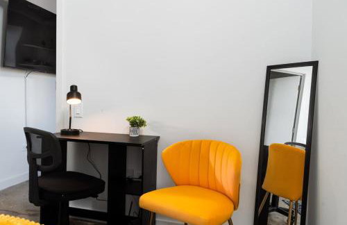 Regal Stylish Uptown Loft Beachfront RooftopWFHGym - Photo 13