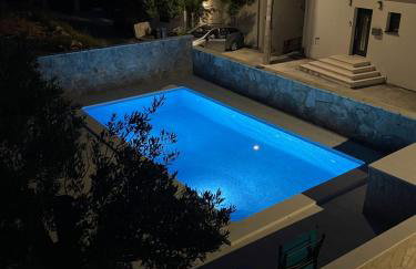 Palada House with a Private Pool - Photo 2