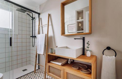 Impressive beachfront home - Foto 24