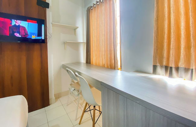 Warm And Cozy Stay Studio Room At Patraland Urbano Apartment - Foto 2