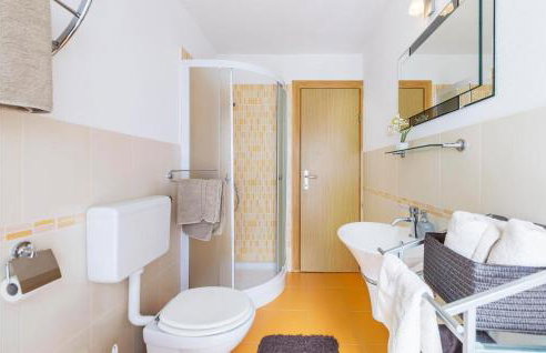 Four-Bedroom Holiday Home Labin With Sea View 08 - Photo 34