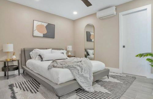 Stunning 2 Story Villa with Pool - Photo 18