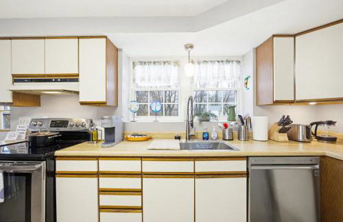 Ocean Breeze-8min Walk to Beach - Foto 11