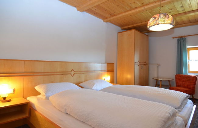 Lovely Holiday Home in Viechtach near Forest - Photo 3