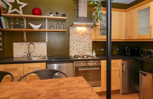 Tranquil Lake District Village Apartment - Foto 18