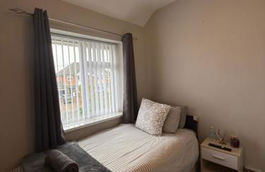 Charming 3 BR - NEC HS2- Long Stays Wifi Parking Airport - Foto 16