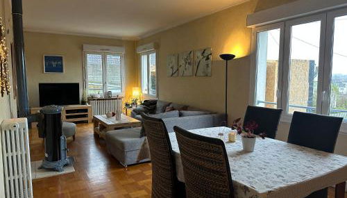 Maison de centre-ville au calme avec jardin et parkings - Photo 1