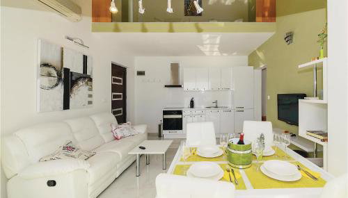 Cozy Apartment In Miskovici With Wifi - Foto 3