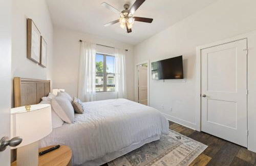 Modern King Bed Patio Central Lafayette - Foto 9