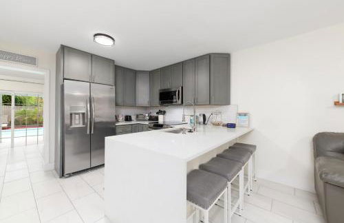 Sunny - Pool - Close to Beach - Fishing - Boat Ramp - Photo 12