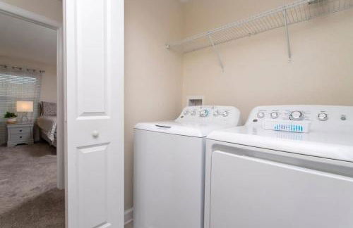 Luxurious Décor 4 Bd w/ Pool Close to Disney 4820 - Photo 60