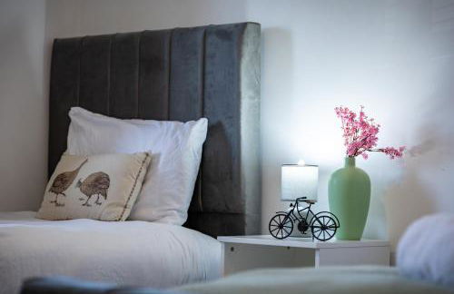 New large townhouse 3 bedrooms 4 beds and parking - Foto 24