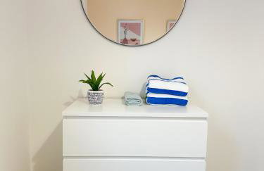 Luxury 2 Bedroom City Centre Apartment - Secure Parking - Amazing location! - Foto 21