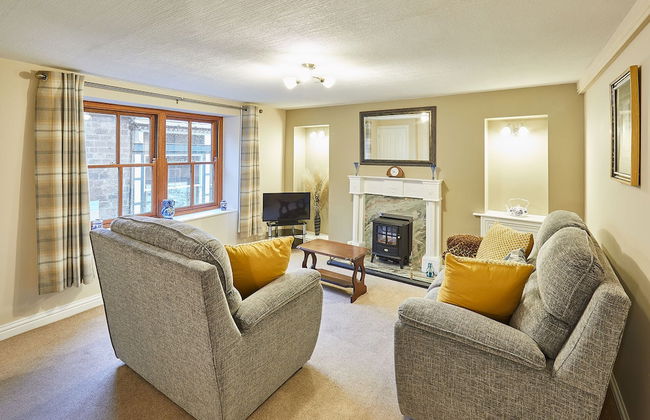 Host Stay Lavender Cottage - Photo 5