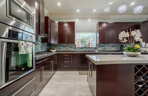 Regal 4 bed with hot tub close to Universal sleeps 15 - Foto 12