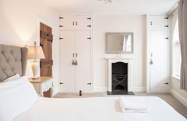 Charming 2 BD House in Tewkesbury Centre - Photo 8