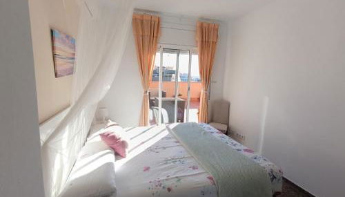 Cozy and sunny penthouse Fira BCN - Photo 2