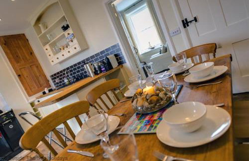 Coastguards Lantern - Photo 16