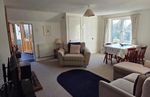 Two Bed First Floor Apartment in Village location - Photo 1