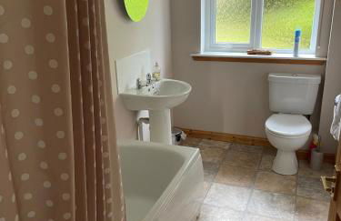 Spacious holiday home with stunning sea views - Photo 25