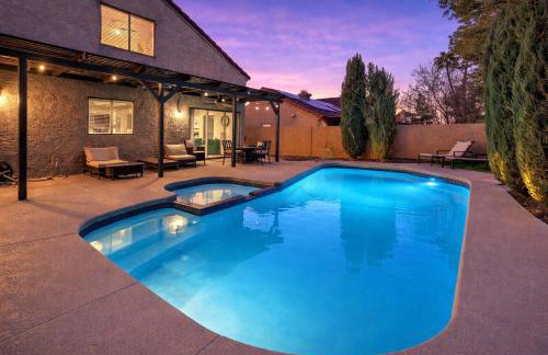 Vegas Heated Pool - Spa Oasis, 15 Min to Strip - Foto 1