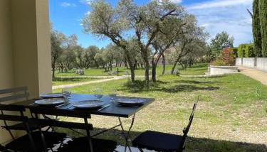 Appartement Climatisé Terrasse et Piscine Le Baptistou - Foto 2, Garden view