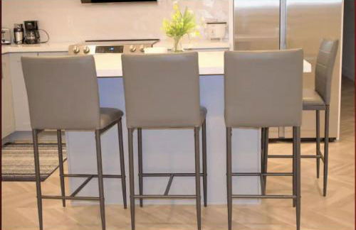 Dimond Abode Vacation Rental, Oakland California Dimond District - Photo 9