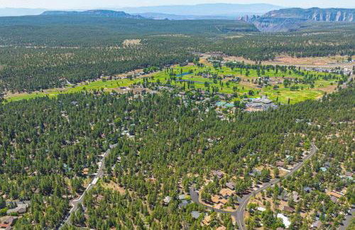 Deck and Scenic Views Munds Park Cabin! - Foto 45