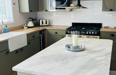 Hawthorne Villa with Hot Tub - Foto 6