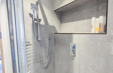 Promo Rate - Comfy Islington Studio Flat near Upper Street, Highbury & Angel Station with FREE WiFi by NourNest Apartments - Foto 16