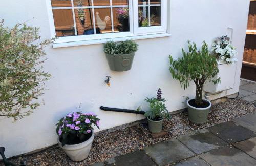 Corner Cottage - character, charm, great location. - Foto 14