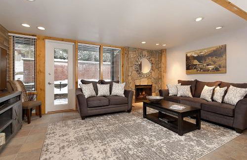Fifth Avenue Unit 9, Cool, Contemporary Condo 2 Blocks from the Ski Slopes. Fireplace & Patio! - Foto 4