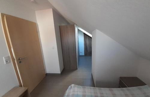 Fewo Steinhohle, DG 45qm, 1 Schlafzimmer & 1 Wohn-Esszimmer mit Bett - Foto 9