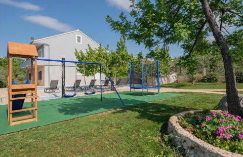 Lovely Apartment In Katuni With Wifi - Foto 14