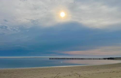 FACE MER PIEDS DANS L'EAU DUPLEX 4 Chambres 155 M2 8-12 personnes - Photo 2