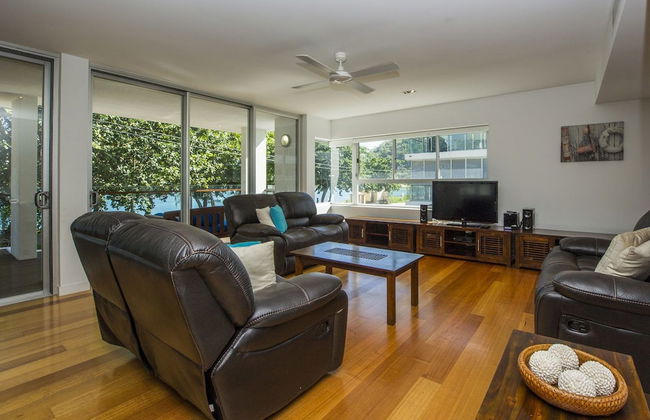 Maggies Beachfront Apt. 3 - Photo 9