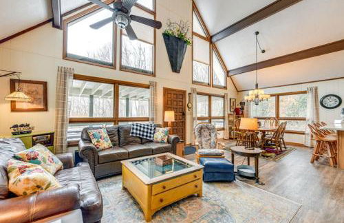 Mountain Getaway with Views and Fire Pit - Foto 3