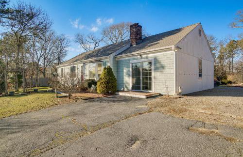 Ping-Pong and Backyard Spacious Chatham Retreat - Foto 34