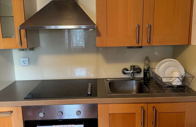 2 Bedrooms, 2 Baths House With a Living Room & an Upstairs Reception rea - Photo 15