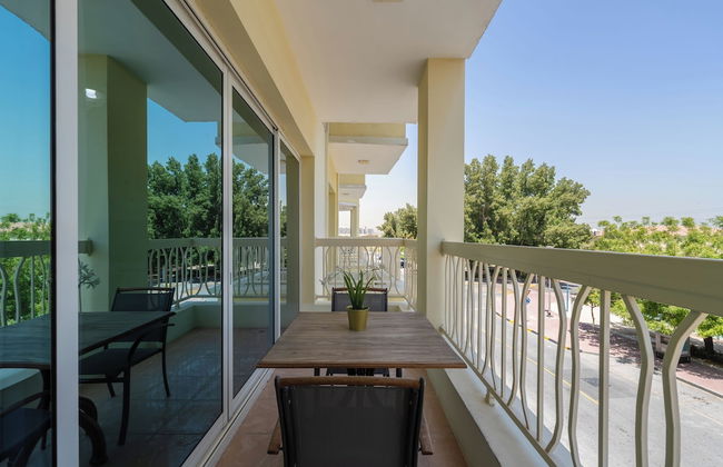 Marco Polo - Spacious Studio Lush View - Photo 25