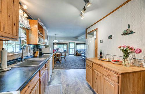 Cottage on Lamoka Lake with Deck, Grill and 3 Kayaks - Foto 9