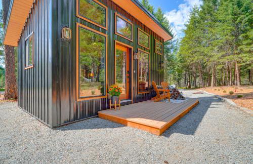 8 Mi to Farragut State Park Wooded Cabin Escape! - Photo 15