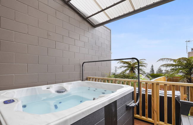 Lakeview Escape with spa - sauna - patio - Photo 31