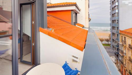 Ático con terraza en playa de San Lorenzo - Foto 2